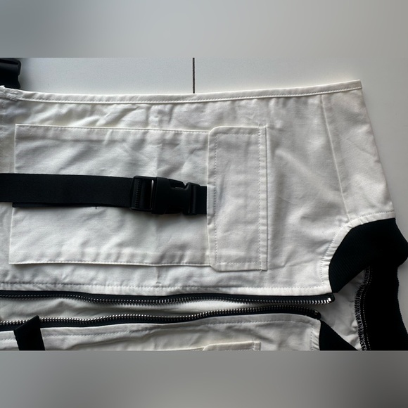 ‼️Zip up Solid Vest Sexy Buckle Font Sleeveless ‼️Tag says XL but feet Small‼️ - Picture 5 of 5